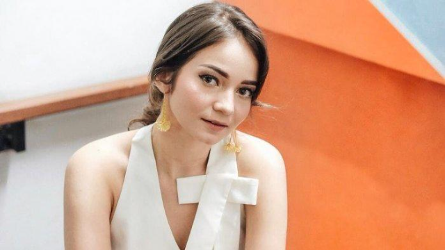 Enzy Storia: Potret Multitalenta dari Dunia Hiburan Indonesia